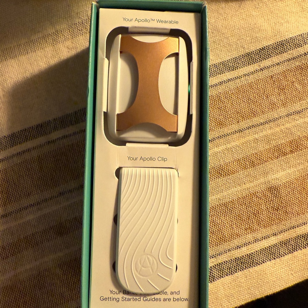 Apollo Wearable with Clip in Gold and White
